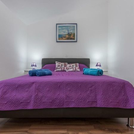Apartment Alice Pula Bagian luar foto