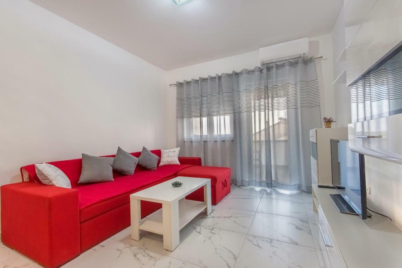 Apartment Alice Pula Bagian luar foto