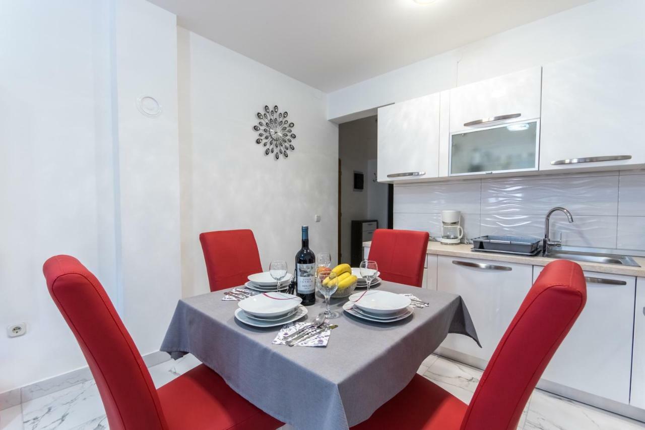 Apartment Alice Pula Bagian luar foto